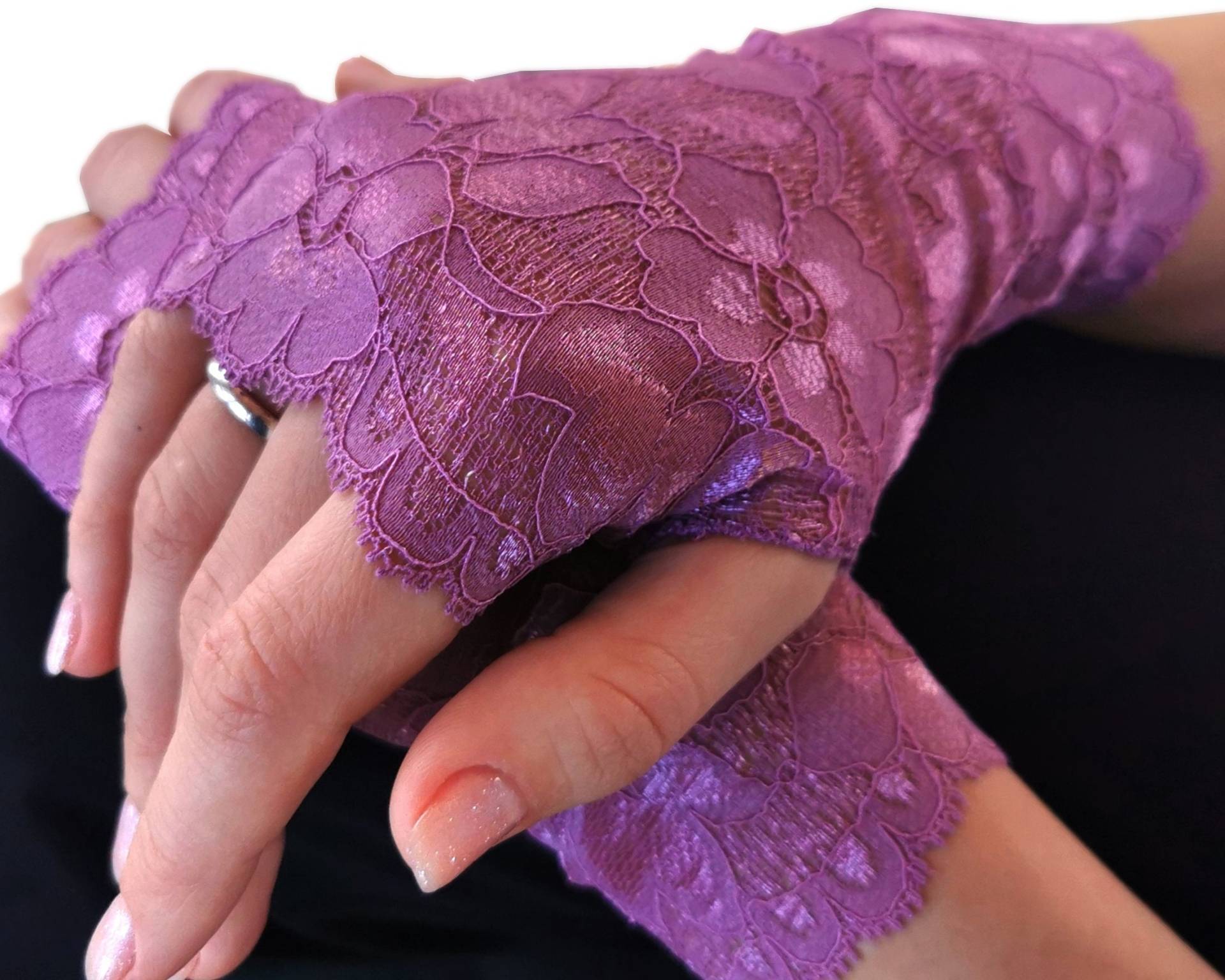 Braut Armstulpen Aus Spitze, Handstulpen Stretch-Lavendel von LaceDesignCrafts