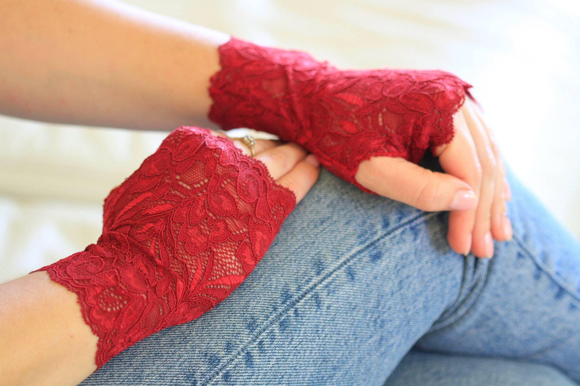 Spitzenhandschuhe in Rot. Brauthandschuhe. Stretch Spitzenhandschuhe. Fingerlose Handschuhe. Geschenk Für Sie. Versandfertig von LaceDesignCrafts