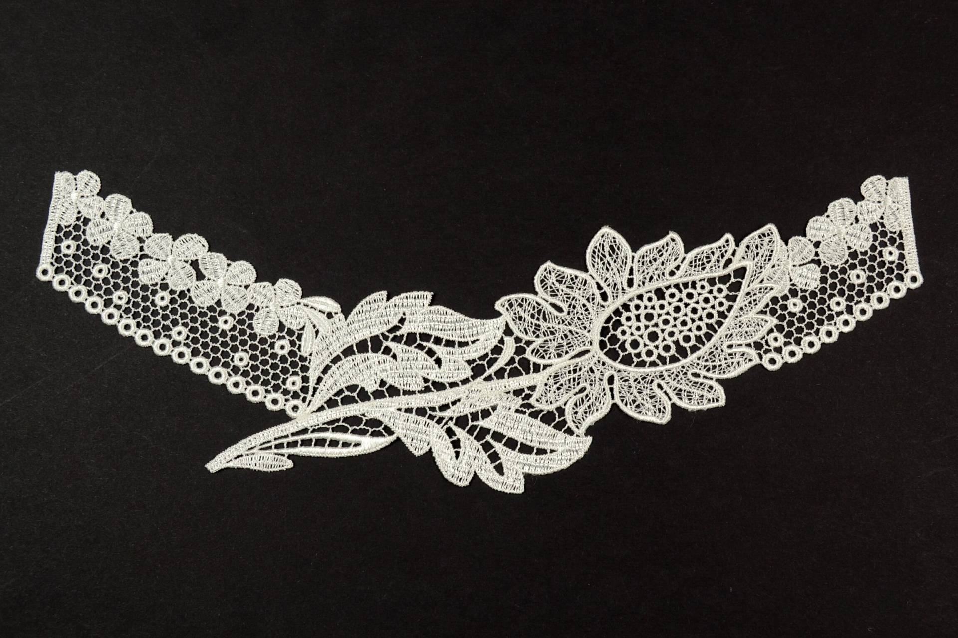 Schöne Sahnestreifenblume 1974 Schöne Sahnestreifenblume 1974 von LaceElements