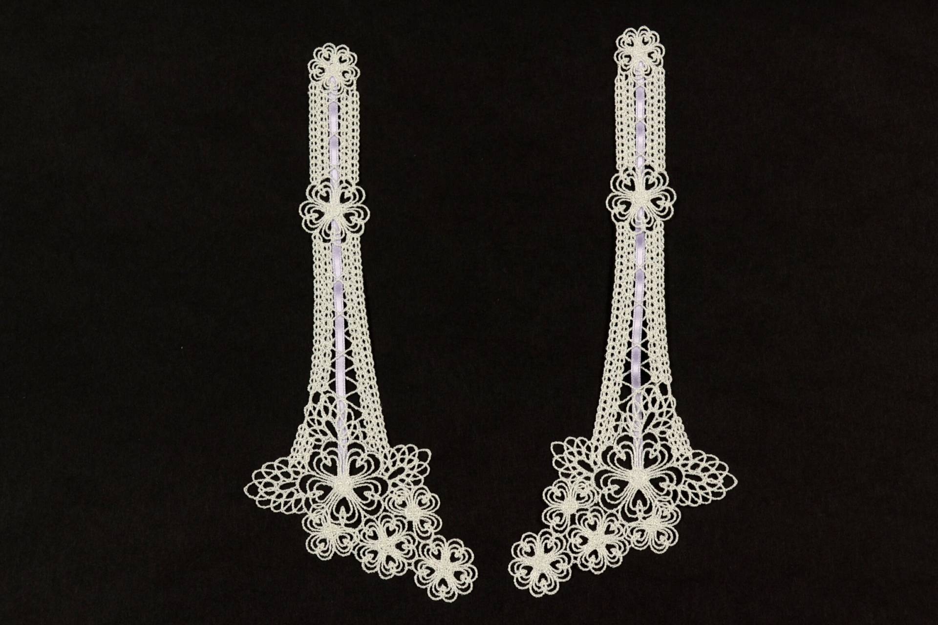Wunderschöne Cremige Hochzeitsapplikationen 1910 Wunderschöne Cremige Hochzeitsapplikationen 1910 von LaceElements