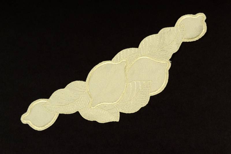 Wunderschöne Stickapplikationen in Hellgelb 2248 von LaceElements