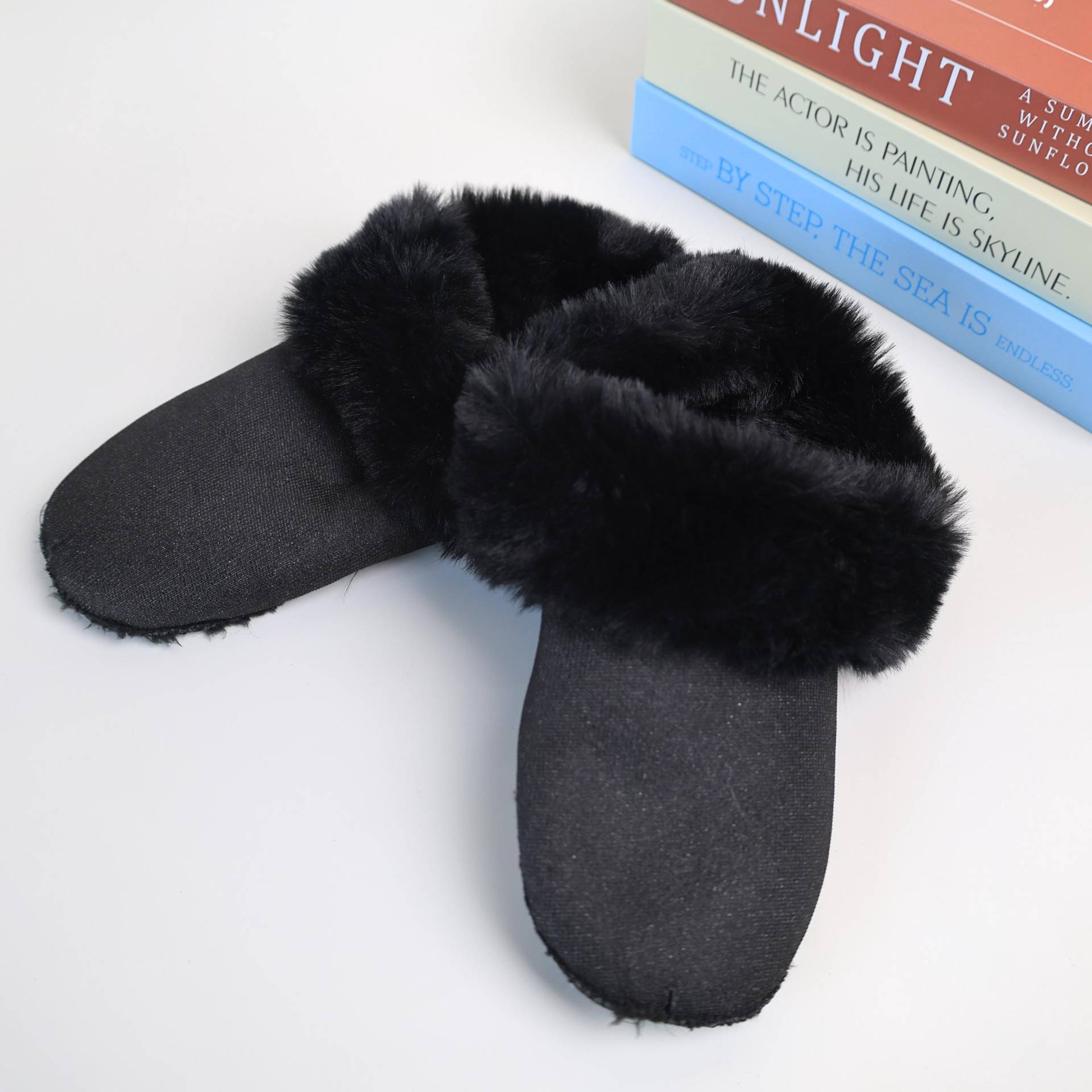 Enhance Your Home Comfort With Our Detachable Plush Slipper Liners & Easily Removable For Simple Cleaning-Warmth in The Cold Season von LaceHavendesign