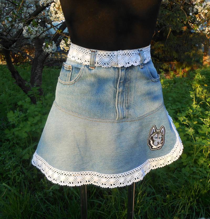 Upcycled Jeansrock Mit Weißer Spitze Recycled Jeans Kleidung Blauer Boho Mini Rock Umweltfreundlicher Kurzer Ostergeschenk Upcycled Jeansrock Mit Weißer Spitze Recycled Jeans Kleidung Blauer Boho Mini Rock Umweltfreundlicher Kurzer Ostergeschenk von LaceMiracle