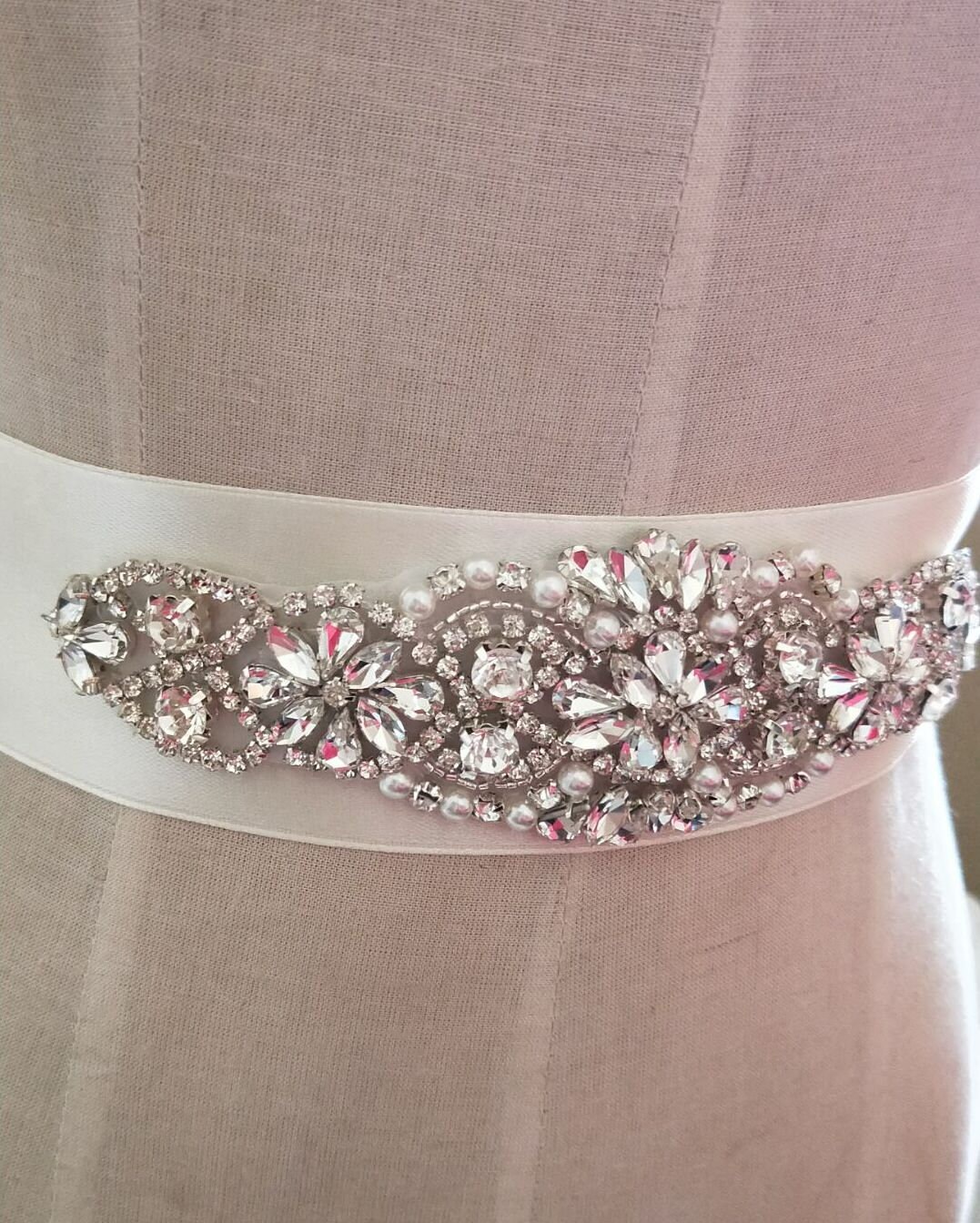 Strass Applikation Crystal Trim Perlen Applique Braut-Accessoires Hochzeit Kleid Schärpe Gürtel Stirnband Strass Applikation Crystal Trim Perlen Applique Braut-Accessoires Hochzeit Kleid Schärpe Gürtel Stirnband von Lacebeauty