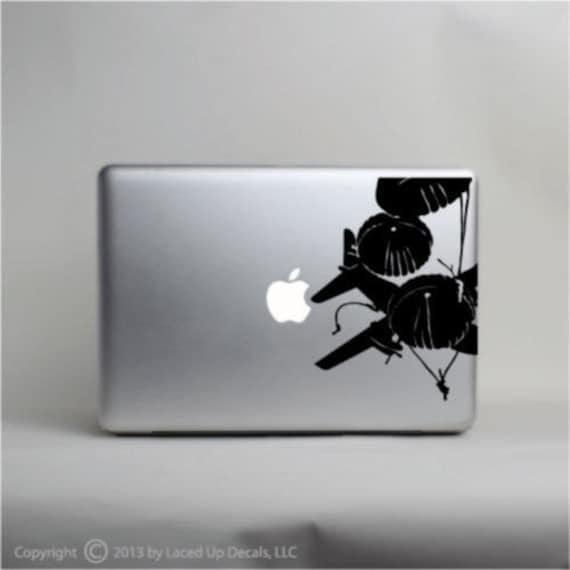 C-130 Drop Abziehbild Laptop Hülle © 2013 Schnürsenkel Up Decals Sku 33 Small von LacedUpDecals510