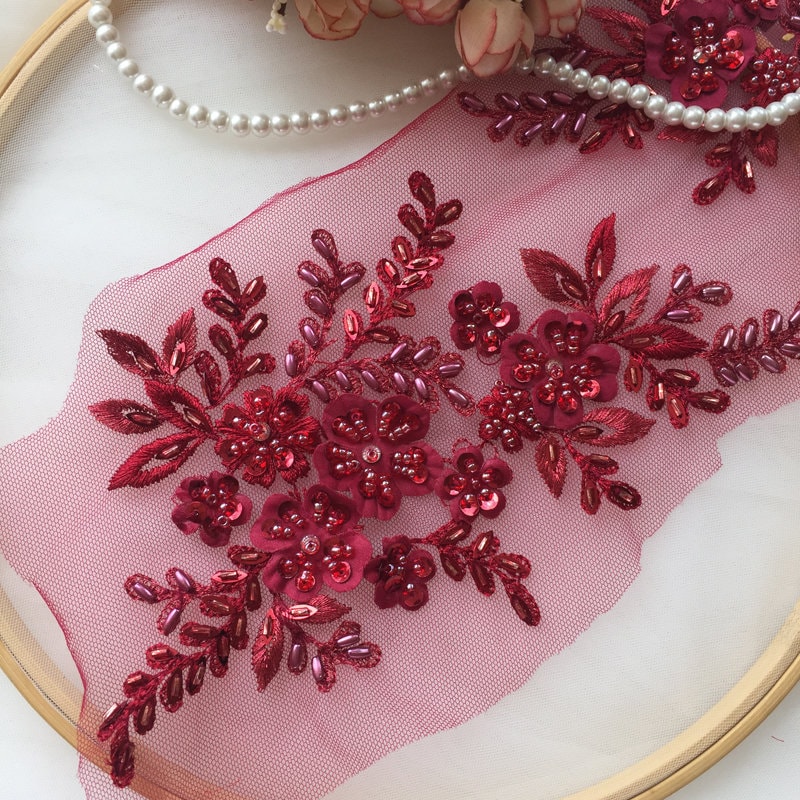2 Stk. Weinrote Pailletten 3D Blumen Motiv Spitze Applikation, Schwere Perlenspitze Spitzen Applikation 11 Farben 2 Stk. Weinrote Pailletten 3D Blumen Motiv Spitze Applikation, Schwere Perlenspitze Spitzen Applikation 11 Farben von Lacefabricstore