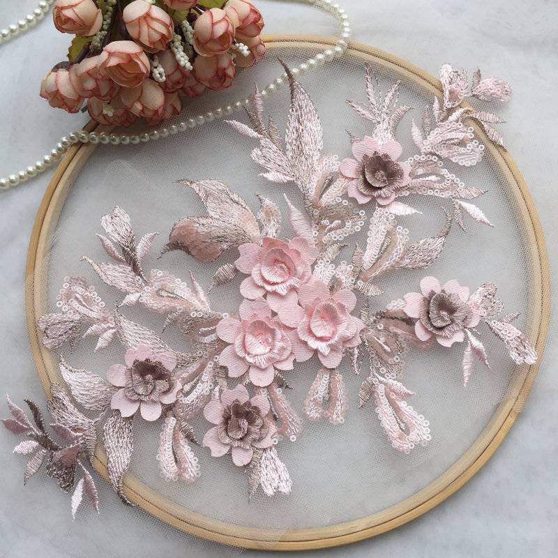3D Pinke Seidenblumen Motiv Spitze Applikation, Schwere Perlenspitze 3D Applikation Mit Strass, Floral, Blumen 3D Pinke Seidenblumen Motiv Spitze Applikation, Schwere Perlenspitze 3D Applikation Mit Strass, Floral, Blumen von Lacefabricstore