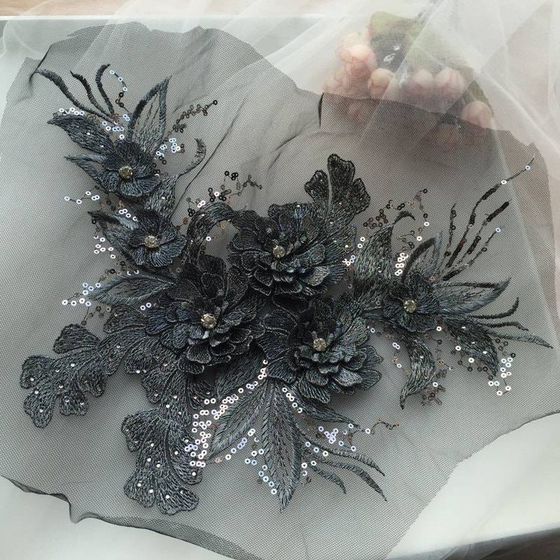 3D Seidenblumen Motiv Spitze Applikation, Schwere Perlenspitze Applikation Mit Strass, 3D Floral, Blumen 3D Seidenblumen Motiv Spitze Applikation, Schwere Perlenspitze Applikation Mit Strass, 3D Floral, Blumen von Lacefabricstore