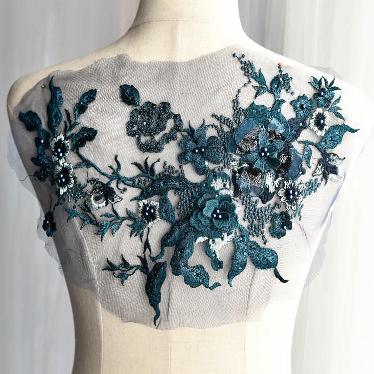 Dunkelgrüne Spitze Applikation, Schwere Perlenspitze 3D Applikation Mit Strass, Braut 3D Floral, Blumen Dunkelgrüne Spitze Applikation, Schwere Perlenspitze 3D Applikation Mit Strass, Braut 3D Floral, Blumen von Lacefabricstore