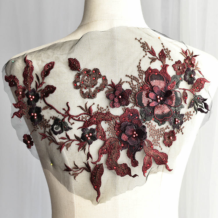 Dunkelrote Spitzen Applikation, Schwere Perlenspitze 3D Applikation Mit Strasssteinen, Braut Floral, Blume Dunkelrote Spitzen Applikation, Schwere Perlenspitze 3D Applikation Mit Strasssteinen, Braut Floral, Blume von Lacefabricstore