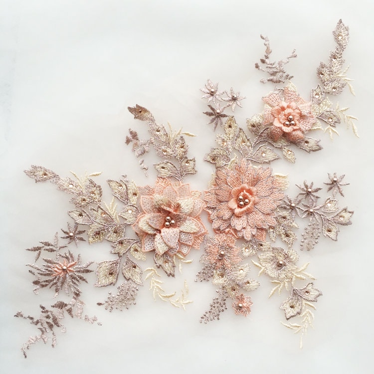 Pfirsich Pinke Schwere Perlenspitze Applikation, 3D Spitzen Applikation Mit Perlen, Blumen Für Haute Couture, Schwere Bestickte Spitze Pfirsich Pinke Schwere Perlenspitze Applikation, 3D Spitzen Applikation Mit Perlen, Blumen Für Haute Couture, Schwere Bestickte Spitze von Lacefabricstore