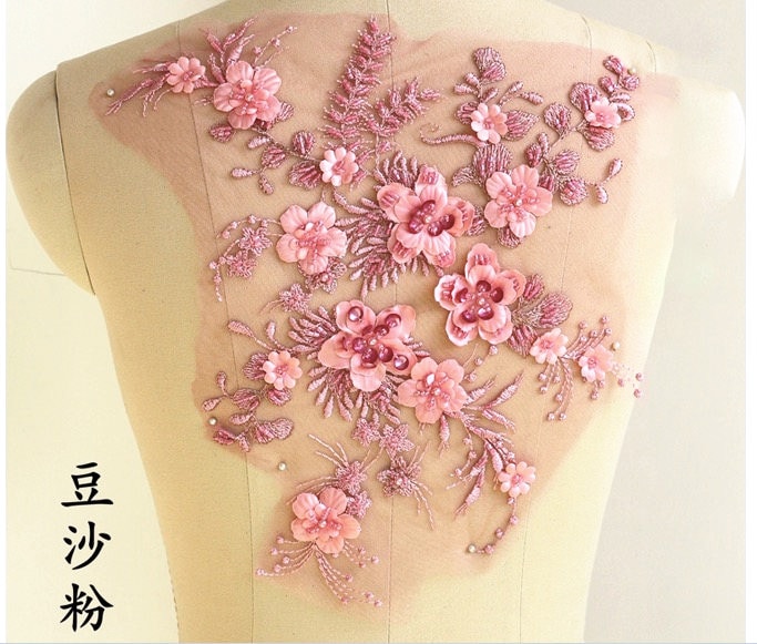 Pinke Schwere Perlenspitze Applikation, 3D Spitzen Applikation Mit Perlen, Blumen Für Haute Couture, Bestickte Spitze Pinke Schwere Perlenspitze Applikation, 3D Spitzen Applikation Mit Perlen, Blumen Für Haute Couture, Bestickte Spitze von Lacefabricstore