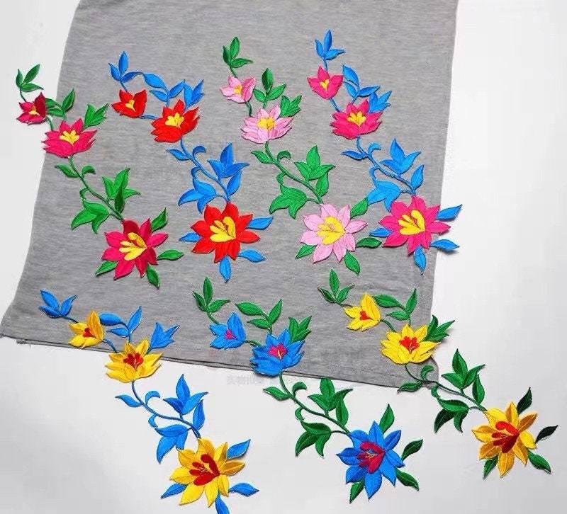 Bunte Blume Floral Gestickte Patch Stoff Kleidung Applikation Bunte Blume Floral Gestickte Patch Stoff Kleidung Applikation von Laceshine