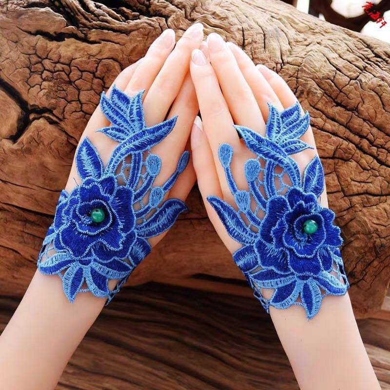 Ein Paar 3D-Blumen Blumen Handschuh Bestickt Bunte Blume Patch Applikation Ein Paar 3D-Blumen Blumen Handschuh Bestickt Bunte Blume Patch Applikation von Laceshine