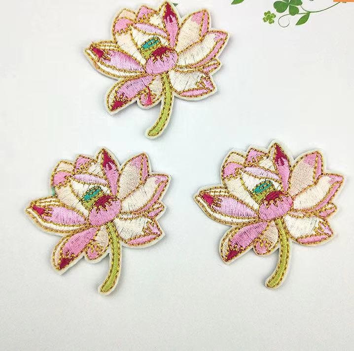Kleiner Lotus Gestickter Blumen Patch Eisen Auf von Laceshine
