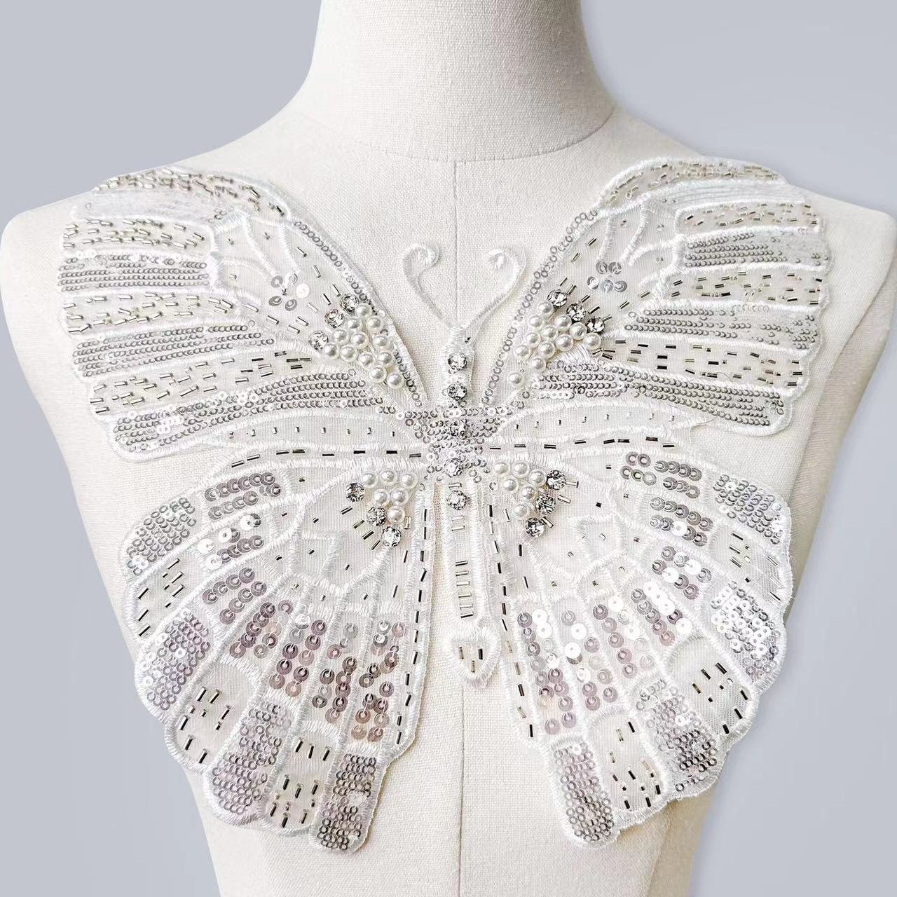 Perlen Und Pailletten Schmetterling Patch Applikation Gestickt T-Shirt Oder Mantel Dekoration von Laceshine