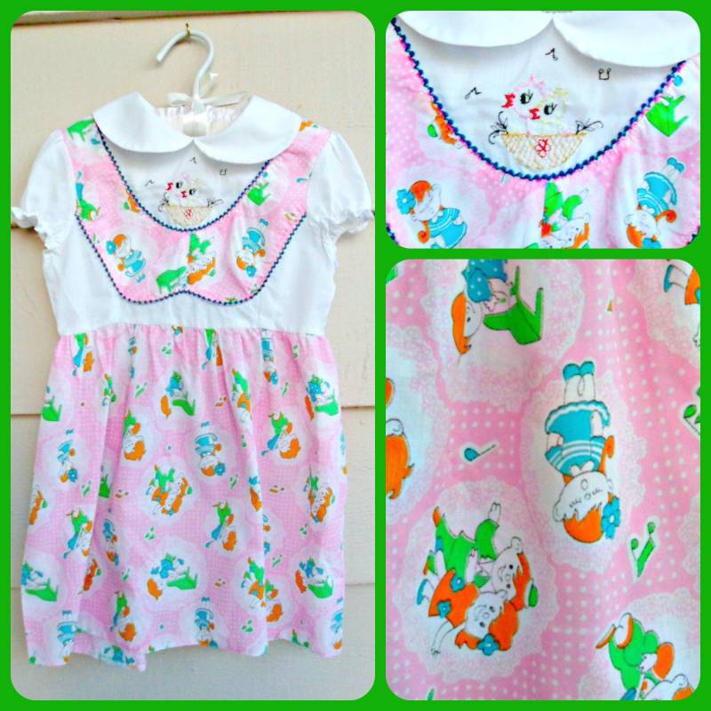 50Er Jahre Mädchen Kleid - 4 T Weiß Peter Pan Kragen Gesticktes Mieder Mit Neuheit Druck, Rick Rack Eigelb Detail Und Versammelt Rock von Lachellybelly