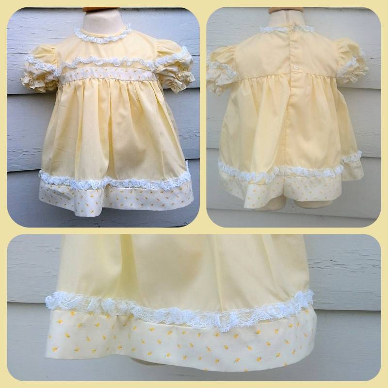 Vintage Baby-Kleid - 3Mo-6Mo Gelbe Kurzes Kleid Mit Weißer Spitze, Gestickten Blumen Und Rüschen Spitzenkragen Floralen Kontrast von Lachellybelly