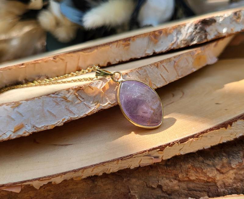 Amethyst Tropfen Kette Gold Edelsteinkette Unikat von LacooniSchmuck