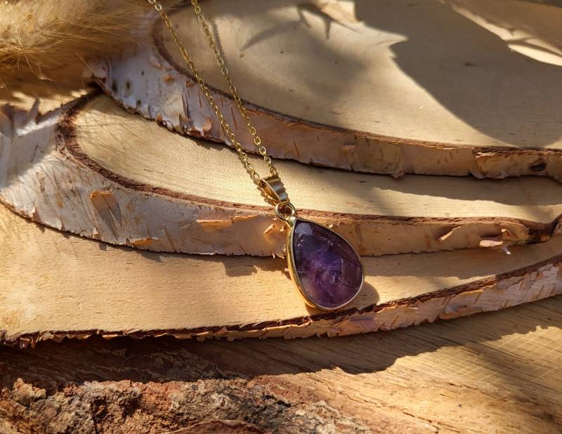 Amethyst Tropfen Kette Gold Edelsteinkette von LacooniSchmuck