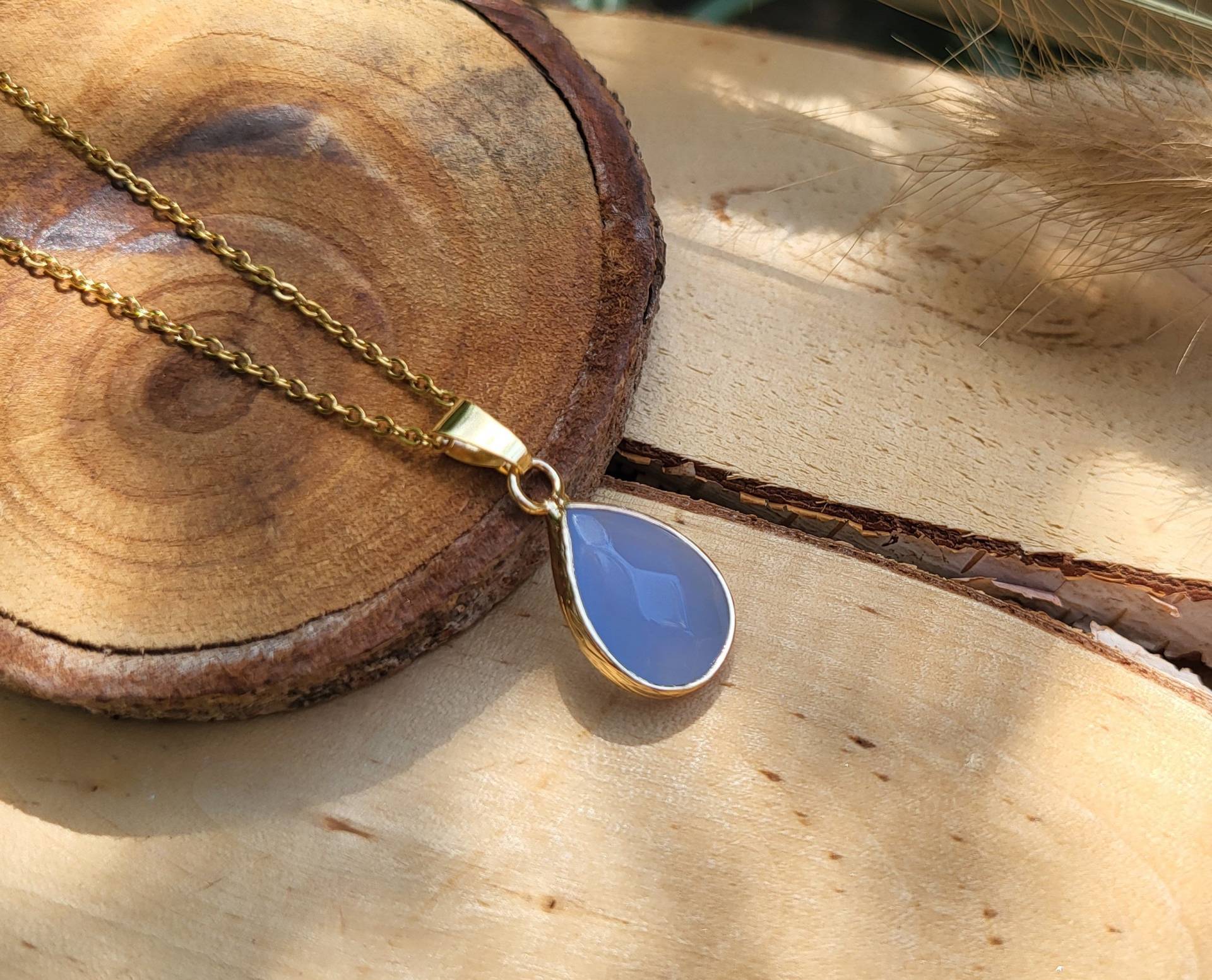Aquamarin Tropfen Kette Gold Edelsteinkette Edelstein von LacooniSchmuck