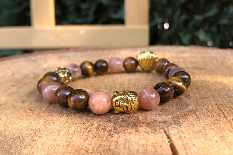 Buddha Lotus Löwe Armband Gold Tigerauge Sonnenstein Mala 8 Mm von LacooniSchmuck