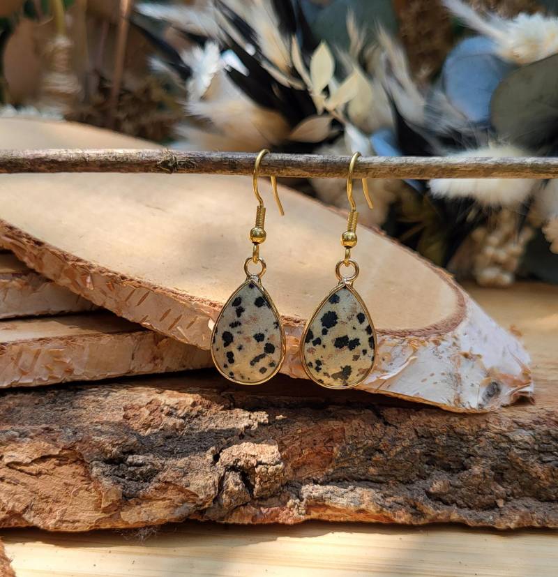 Dalmatiner Jaspis Tropfen Ohrringe Gold Edelsteinohrringe von LacooniSchmuck