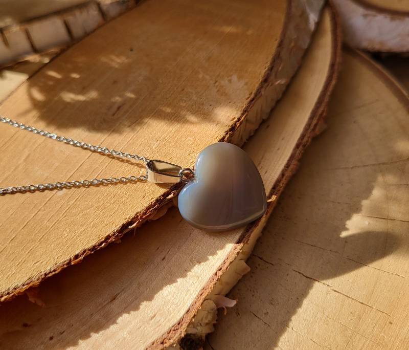 Herz Achat Kette Grau Silber Herzchen Edelsteinkette von LacooniSchmuck
