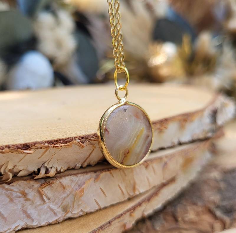 Kirschblüten Achat Kette Blumen Sakura Flower Cherry Blossom Rund Gold Edelsteinkette Unikat Einzelstück von LacooniSchmuck