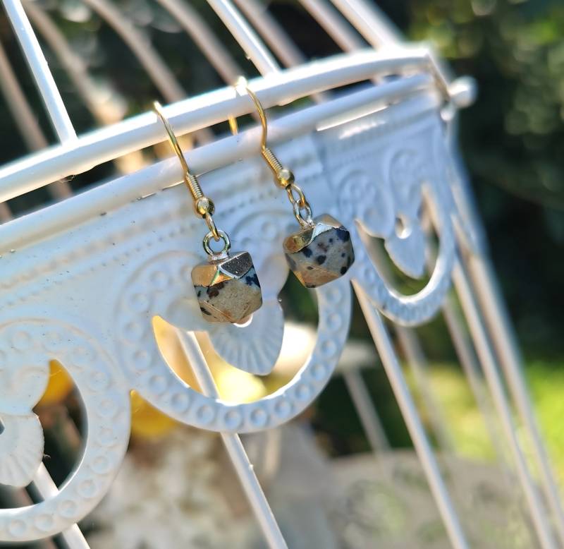 Ohrhänger Dalmatiner Jaspis Gold Ohrringe von LacooniSchmuck