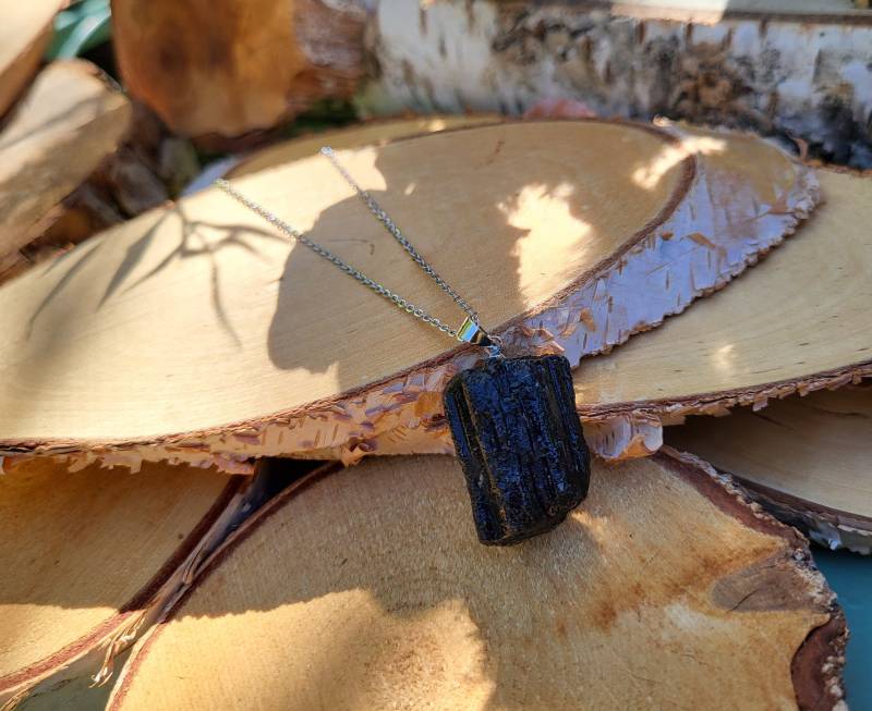 Turmalin Kette Rohstein Schwarzer Silber von LacooniSchmuck