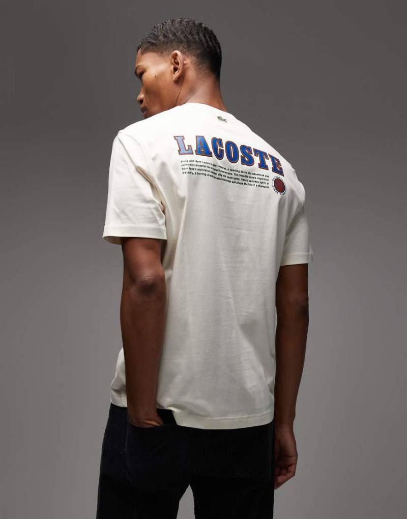 Lacoste - T-Shirt in Ecru mit Logo und Rückenprint-Weiß von Lacoste