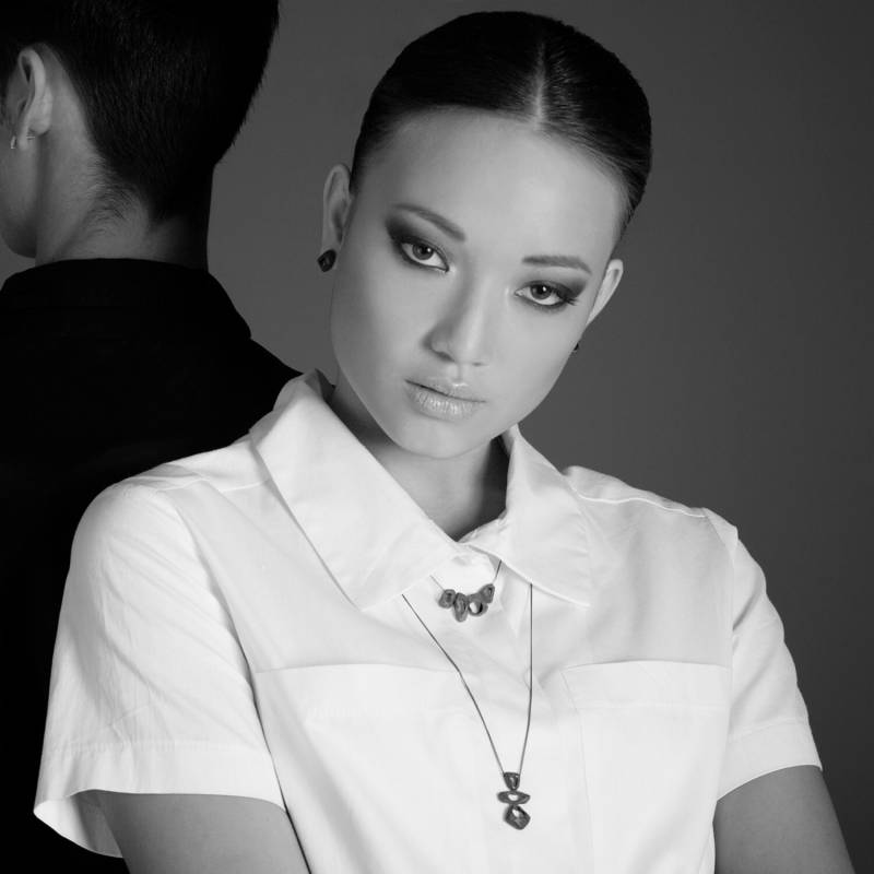 Schwarze Boho Halskette Handgemachte Statement Oxidierte Sterling Silber Rohe Stein Rock Anhänger von LacunaJewelry