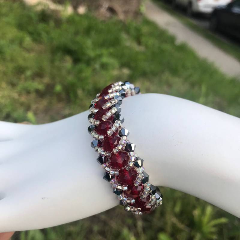 Handgewebtes Swarovski Kristall Armband Roter Schmuck von Lacydesighns