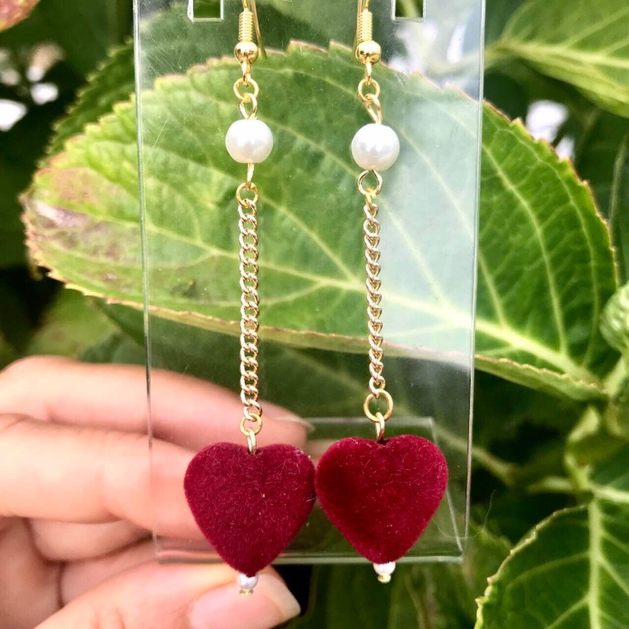 Herz Hängeohrringe Perlen-Ohrhänger, Valentinsgeschenk von Lacydesighns