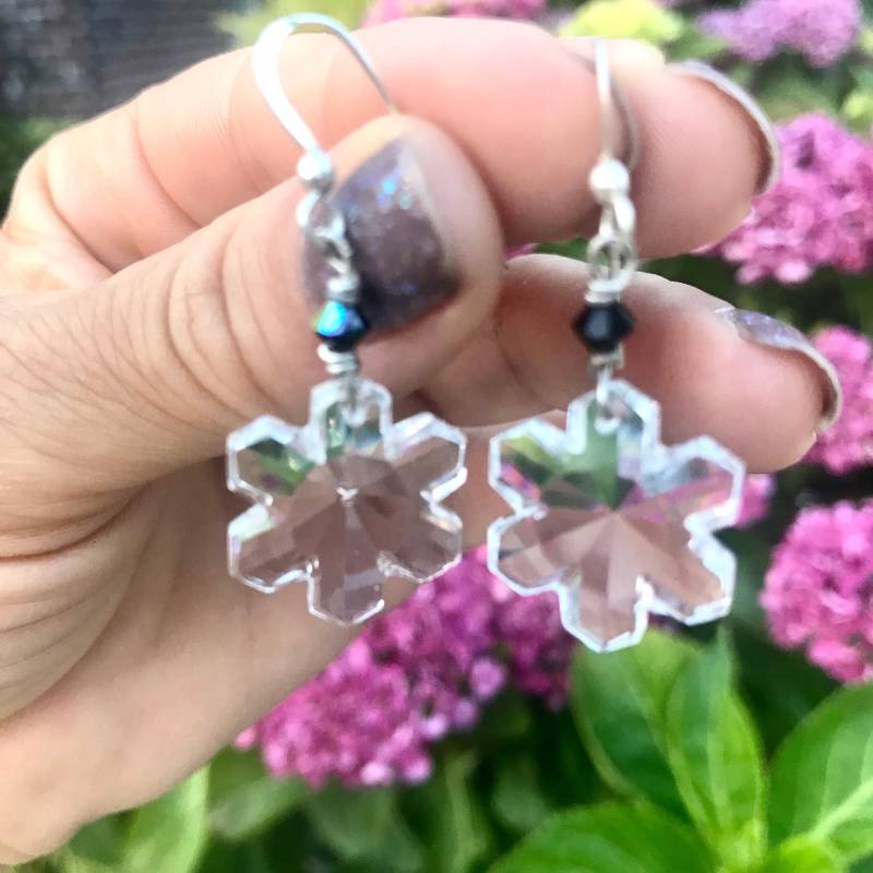 Swarovski Crystal Snowflake Ohrringe Weihnachtsohrringe Swarovski Crystal Snowflake Ohrringe Weihnachtsohrringe von Lacydesighns