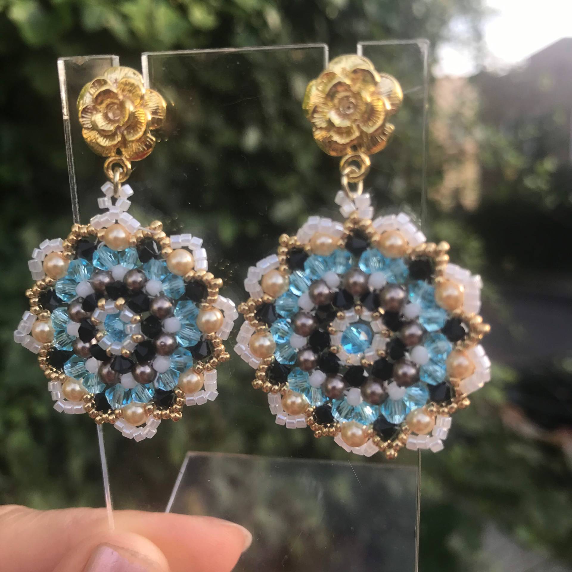 Swarovski Kristall Perlenohrringe Mandala-Design von Lacydesighns