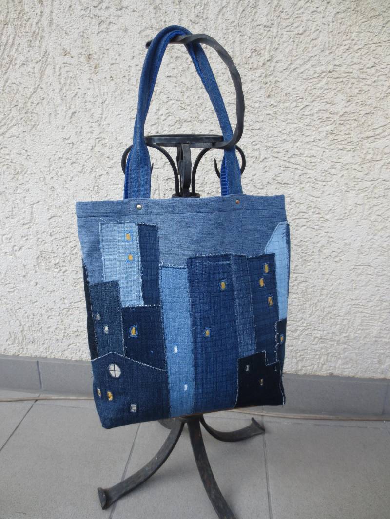 Jeanstasche Umhängetasche Upcycling Patchwork Damentasche Shopper Jeans Einkaufstasche Applizierung Denim Nachtstadt von LadenvonElena