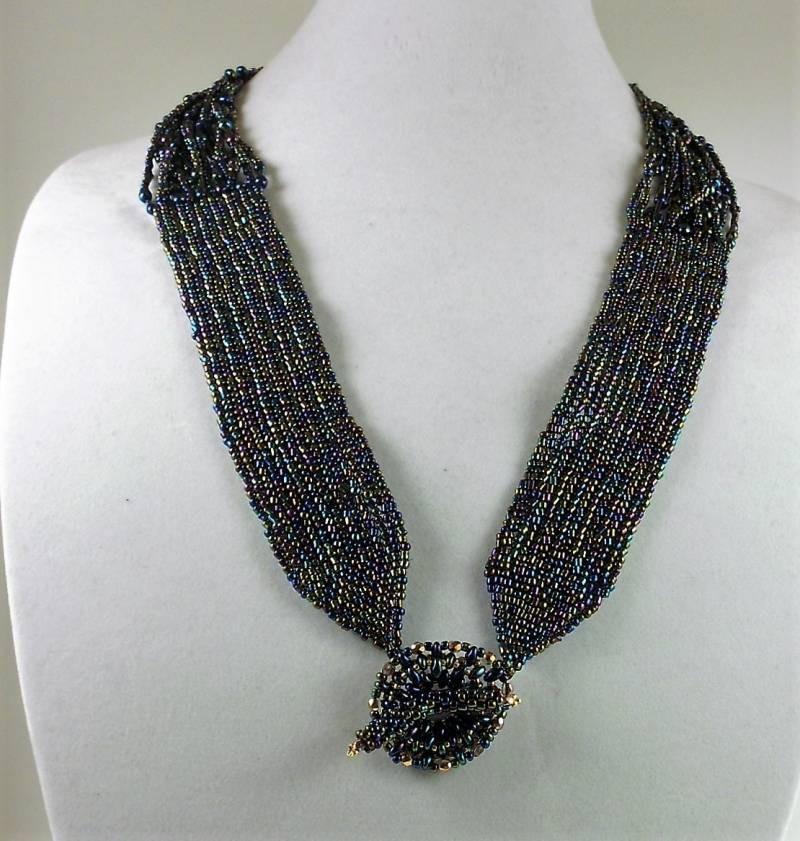 Blaue Iris Perlen, Multi-strang-Kette, Handarbeit, Exklusiv, Elegant, Ein Unikat, Perlen Kette, Nickelfrei Blaue Iris Perlen, Multi-strang-Kette, Handarbeit, Exklusiv, Elegant, Ein Unikat, Perlen Kette, Nickelfrei von LadiDiJewelry