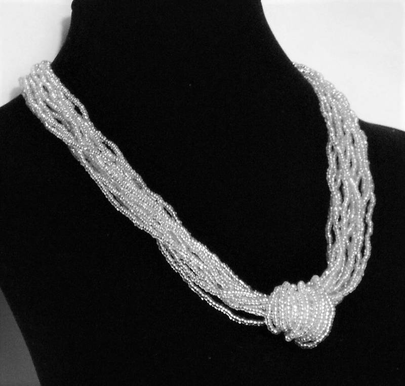 Multi-strang Geknüpfte Perlenkette von LadiDiJewelry