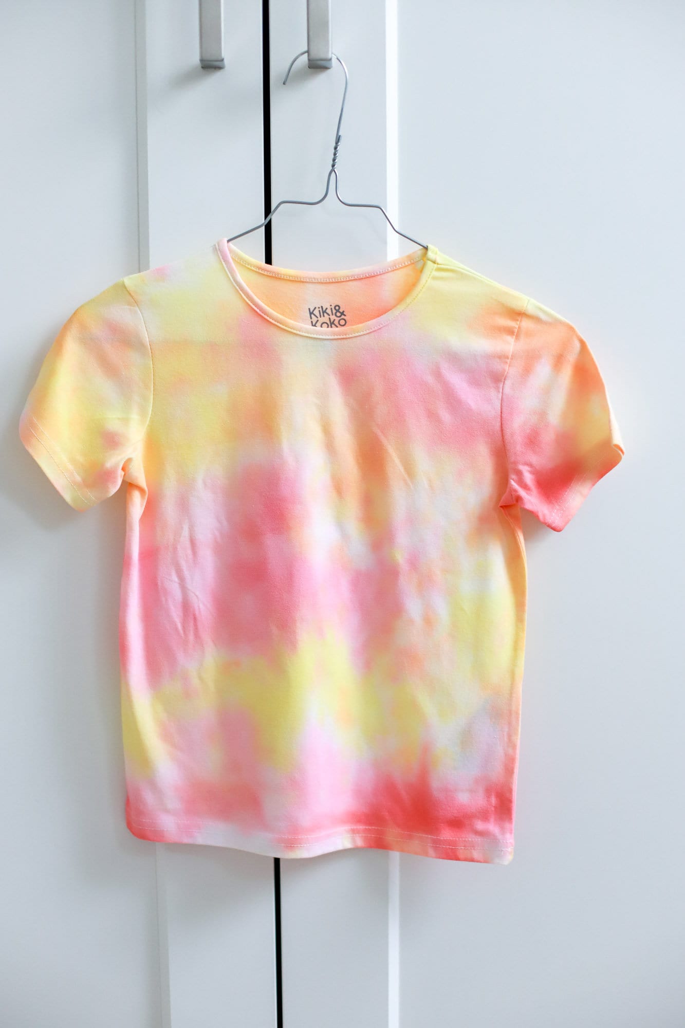 Kinder T-Shirt Handgefärbt Gr. 122 von LadodeyaYarn