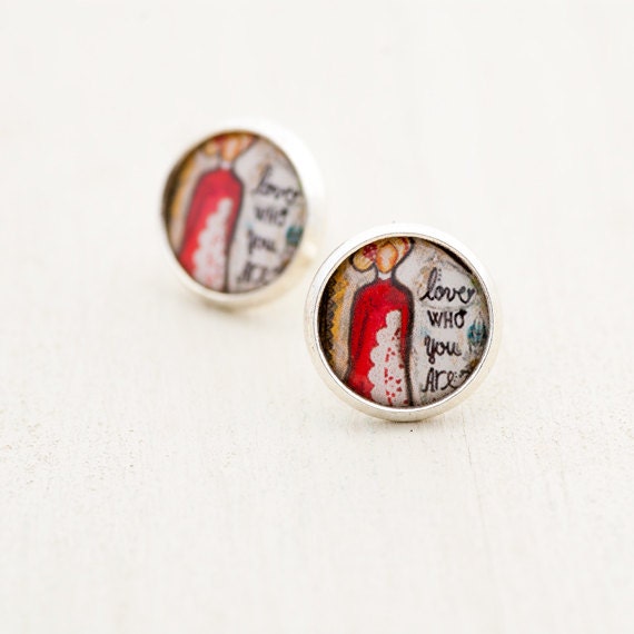 Positive Affirmation Ohrstecker, Inspirierend Zitat Ohrstecker Mit Frauen Bild, Foto, Wer Du Bist Liebe Stud, Geschenk Für Freund Positive Affirmation Ohrstecker, Inspirierend Zitat Ohrstecker Mit Frauen Bild, Foto, Wer Du Bist Liebe Stud, Geschenk Für Freund von LadyArtTalk