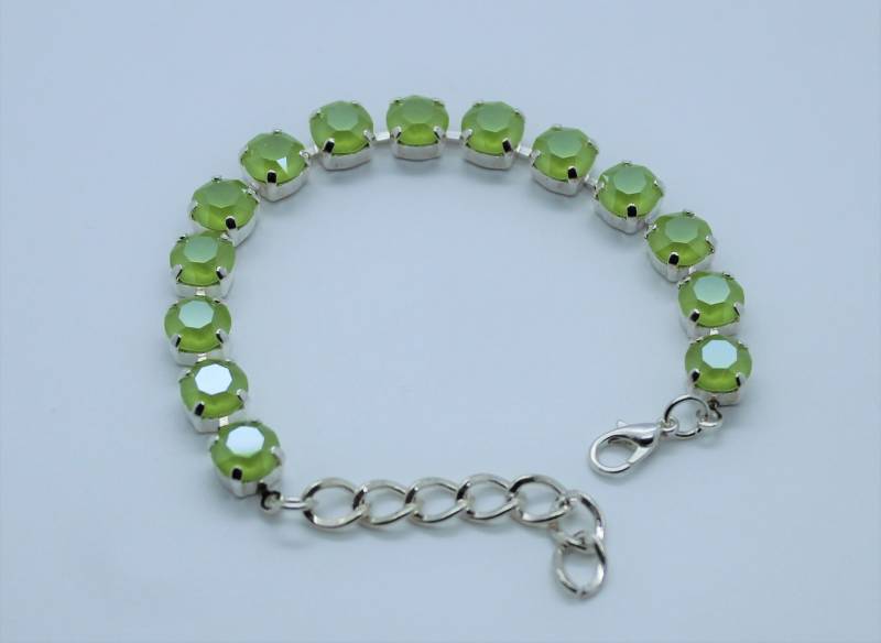 Kristall Tennis Armband Einstellbar Lime Green Ein Durchdachtes Geschenk Für Sie Mit Swarovski Crystal Elements Handmade Schmuck von LadyCJewellery
