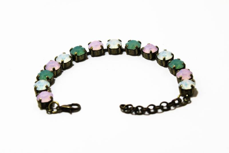 Kristall Verstellbares Tennis Armband Mit 8 Mm Mehrfarbigen Opal Kristallen Swarovski Crystal Elements Geschenk Für Besonderen Anlass von LadyCJewellery
