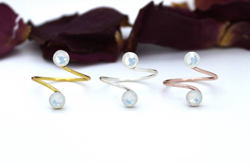 Verstellbarer Zehenring Aus White Opal Swarovski Crystal Elements Wählen Sie Ihr Finish von LadyCJewellery