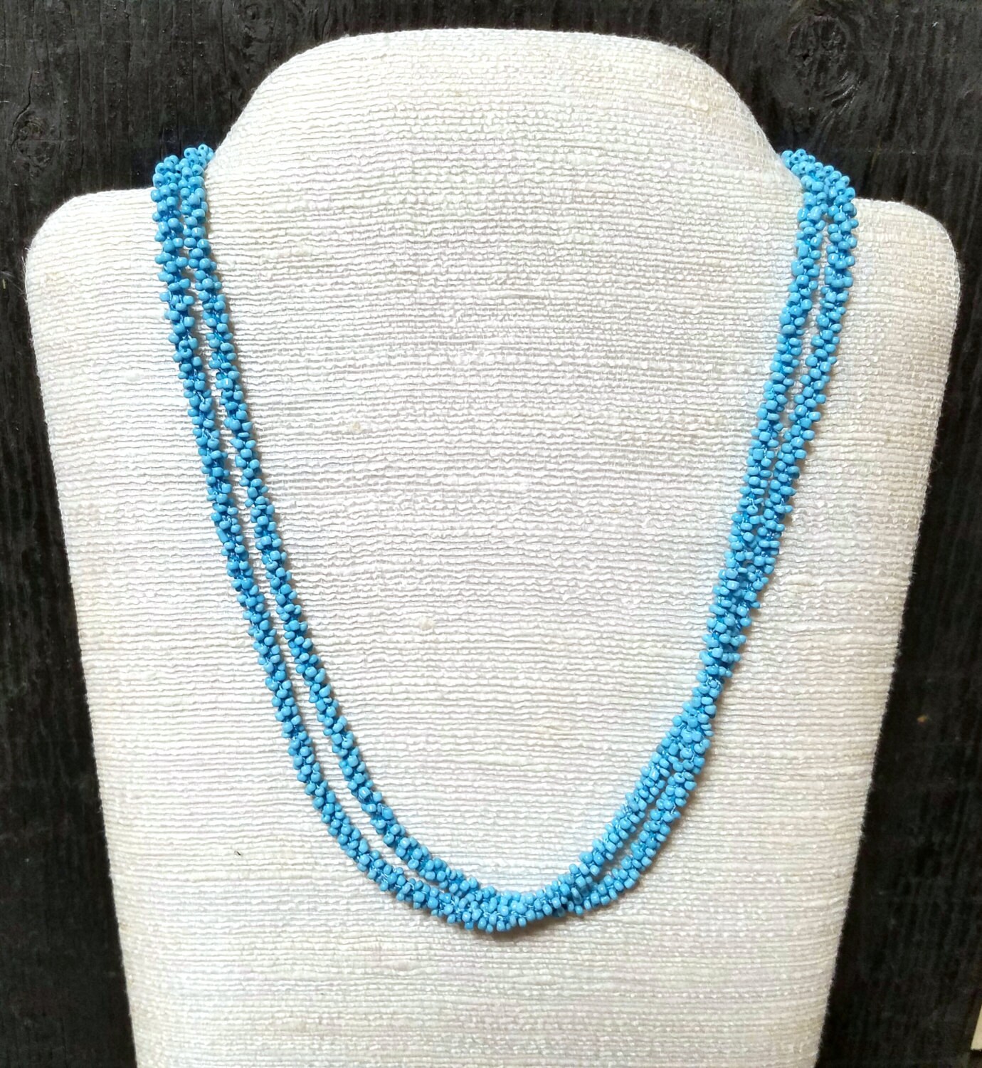 Handgemachte, Hell Blaue 2 Strang Perlen Halskette - Unterstützt Tierschutz Handgemachte, Hell Blaue 2 Strang Perlen Halskette - Unterstützt Tierschutz von LadyCroc