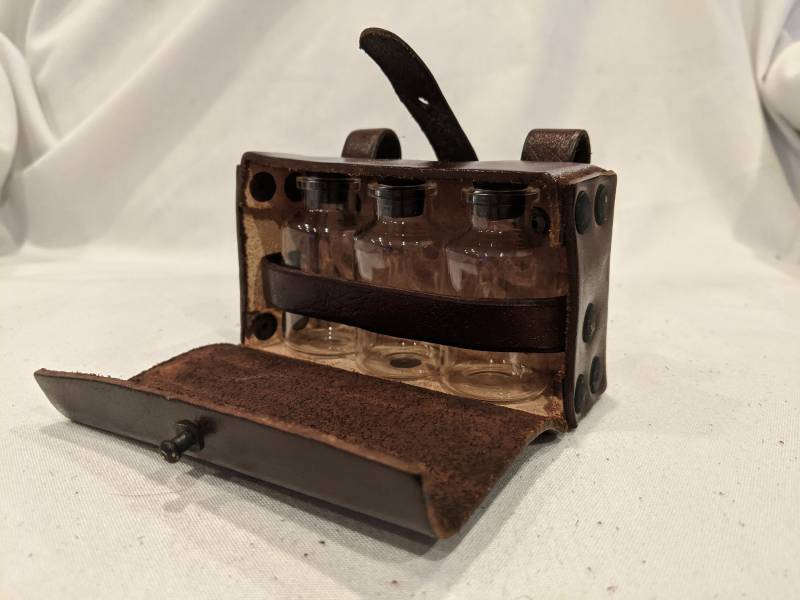 Potion Box Gürtel Accessoire Larp Renaissance Gewandung Leder Cosplay von LadyHeathersFashions