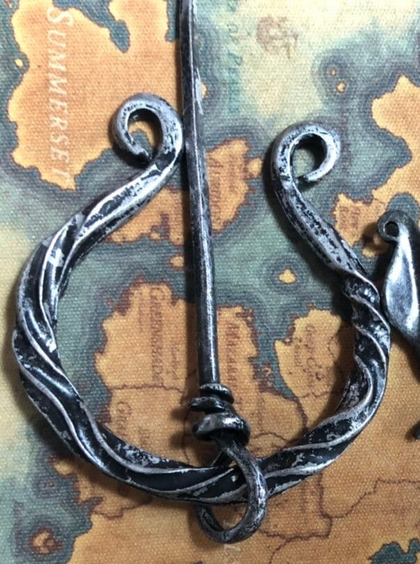 Gewandnadel/Kragenbrosche/Keltisch/Wikinger/Larp Gewandnadel/Kragenbrosche/Keltisch/Wikinger/Larp von LadyJadesEmporium