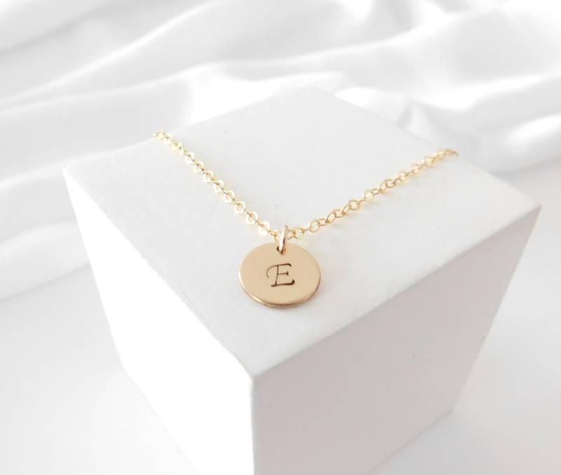 Gold Filled Initial Halskette Personalisierter Monogramm Anhänger von LadyKJewelry