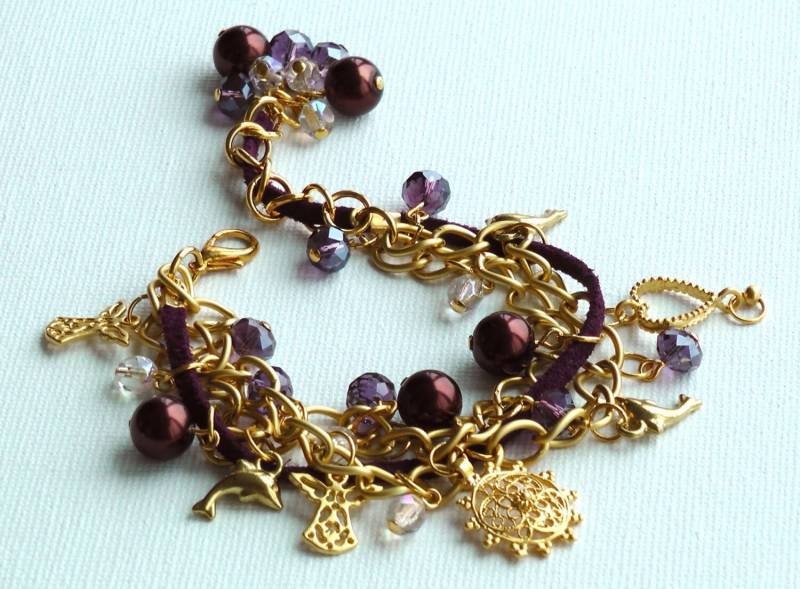 Vergoldetes Bettelarmband Burgundy Wildleder, Perle & Kristallperlen Vergoldetes Bettelarmband Burgundy Wildleder, Perle & Kristallperlen von LadyLiJewellery